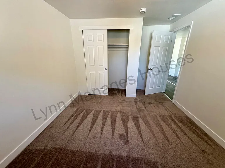 1010 W 20th St — Photo 16