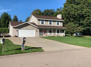7415 Shadbleau Dr, Jenison, MI 49428