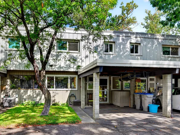 249 Kitchener Cres #22, Kamloops, BC V2B 1B9