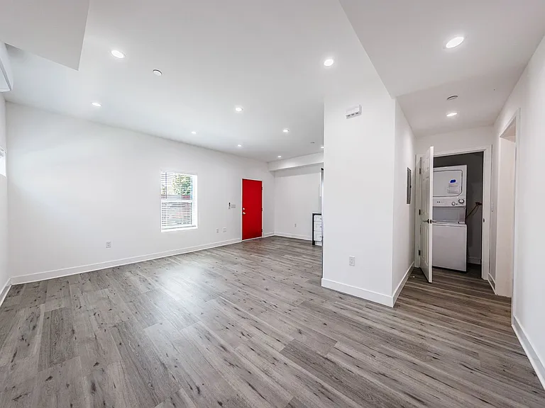 3015 Alsace Ave — Photo 22
