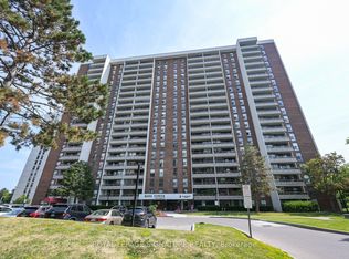 4 Kings Cross Rd #801, Brampton, ON L6T 3X8