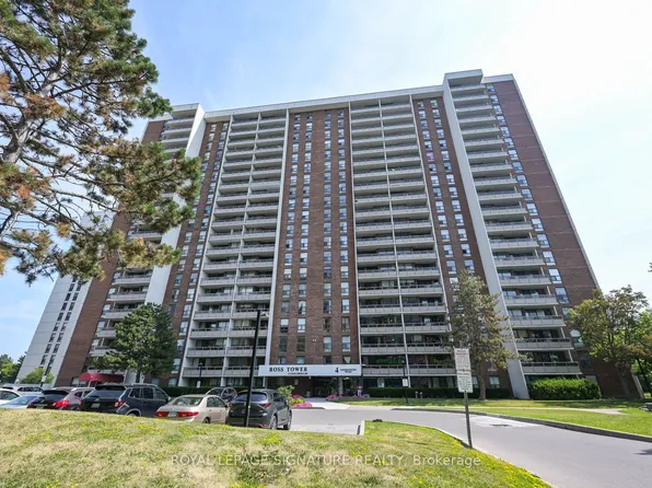 4 Kings Cross Rd #801, Brampton, ON L6T 3X8