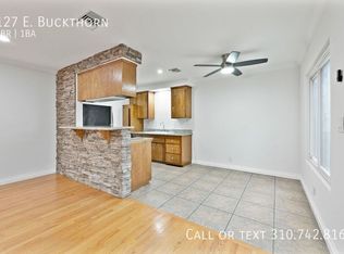 127 E Buckthorn St, Inglewood, CA 90301