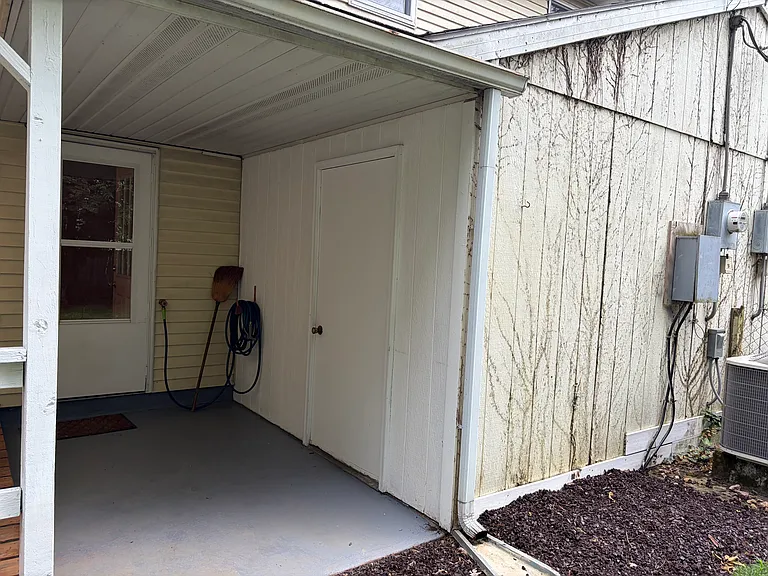 141 E South St — Photo 20