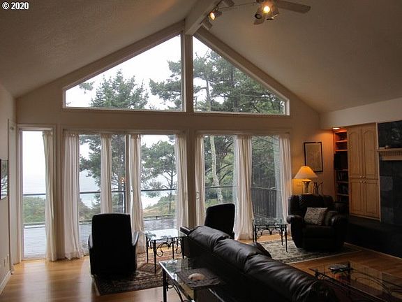 5th image of 32280 Cape Kiwanda Dr