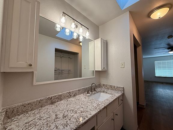 5th image of 3604 Andrea St
