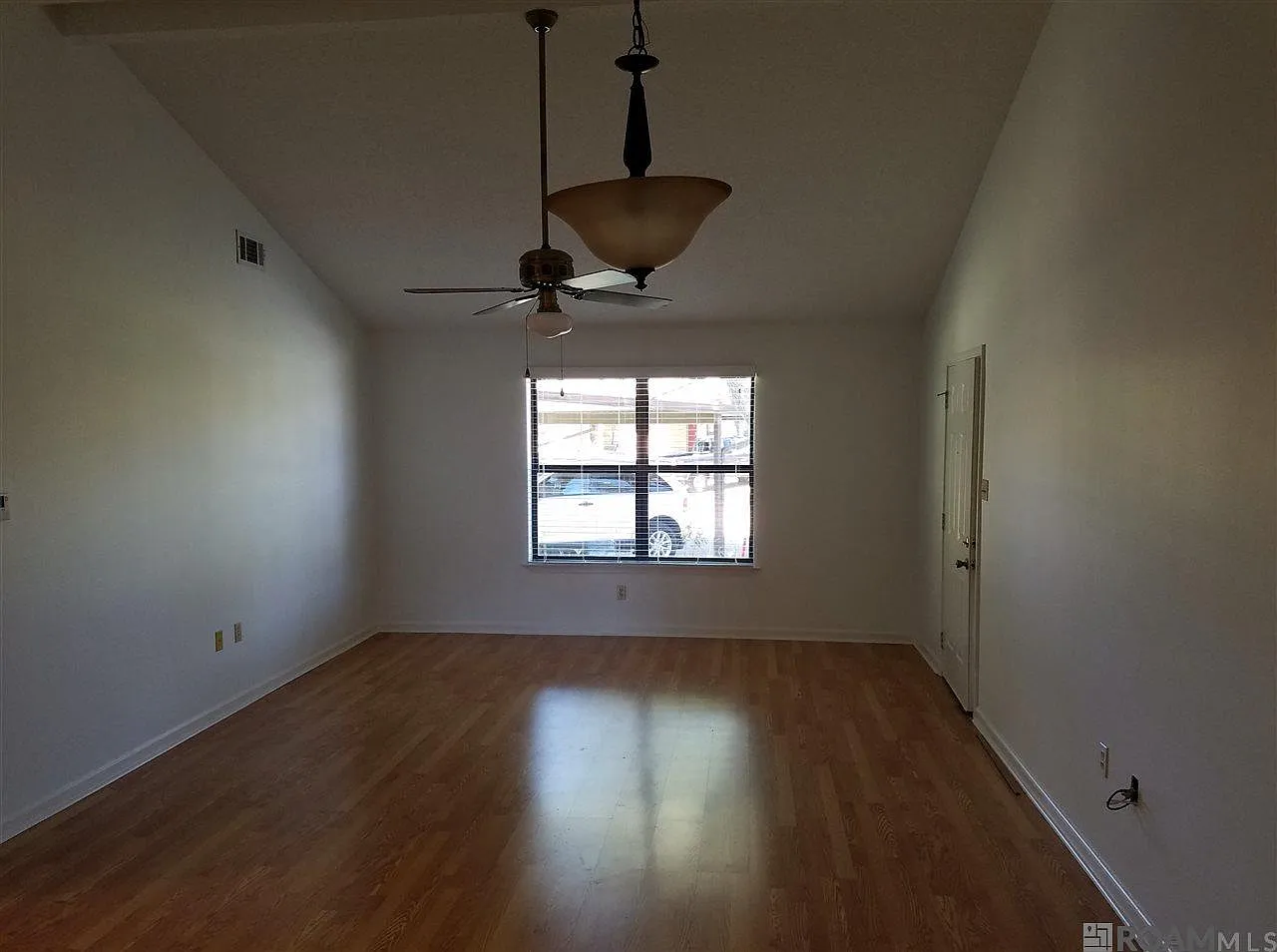 2 bed, 1147 sqft, $1,400 — Photo 4