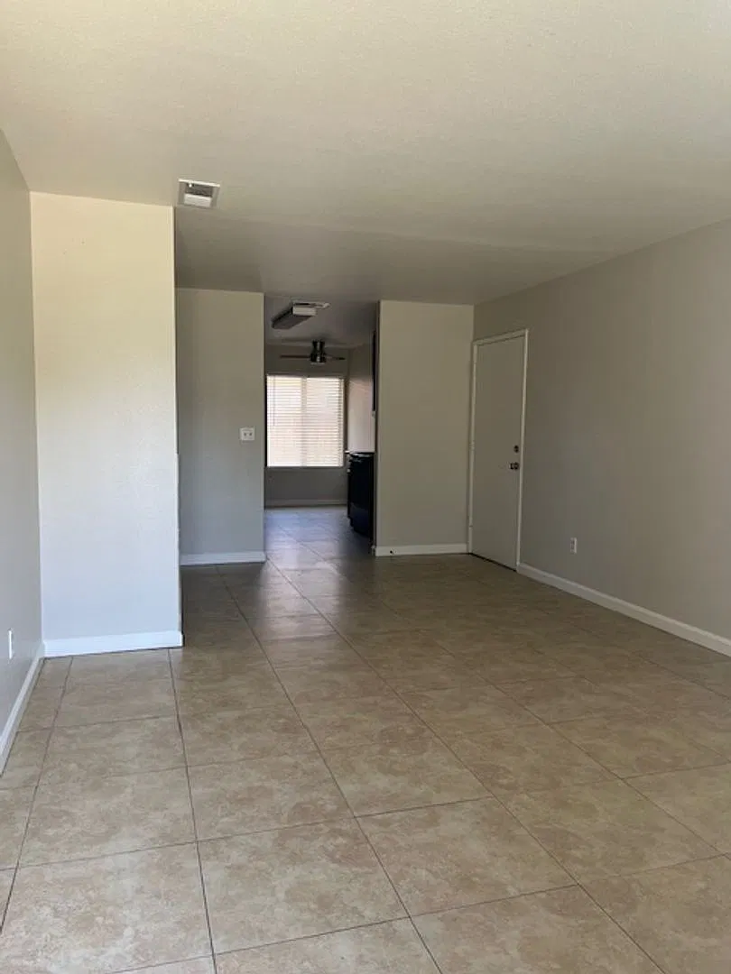 DC3018 — Photo 1