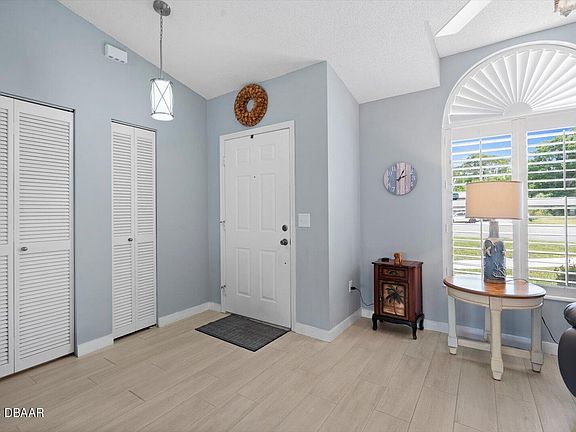 5th image of 3 Park Meadow Cir