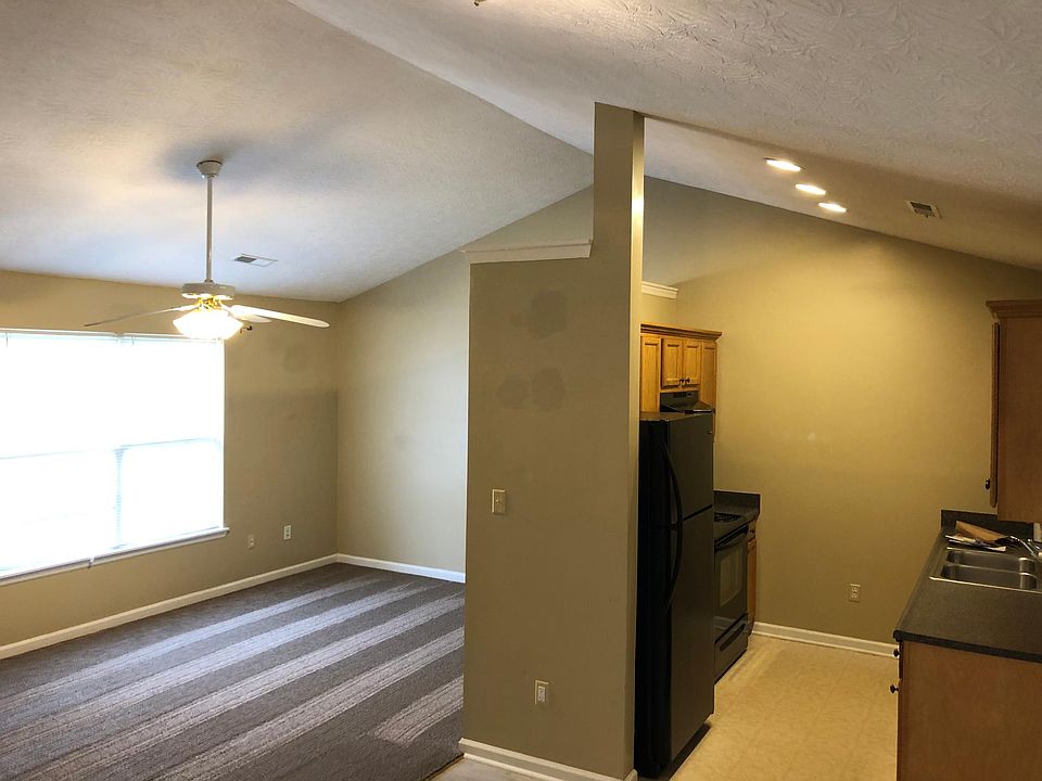 2nd image of 344 Scottsdale Cir