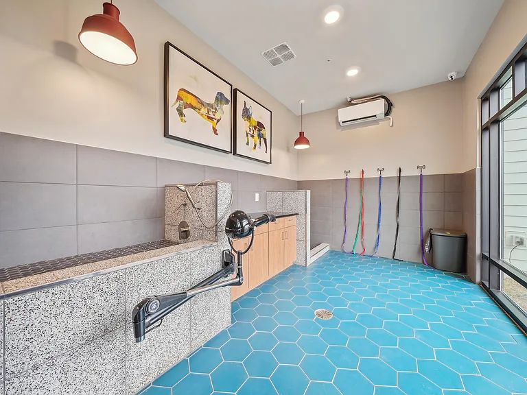 Brio Parc Apartments & Townhomes — Photo 37