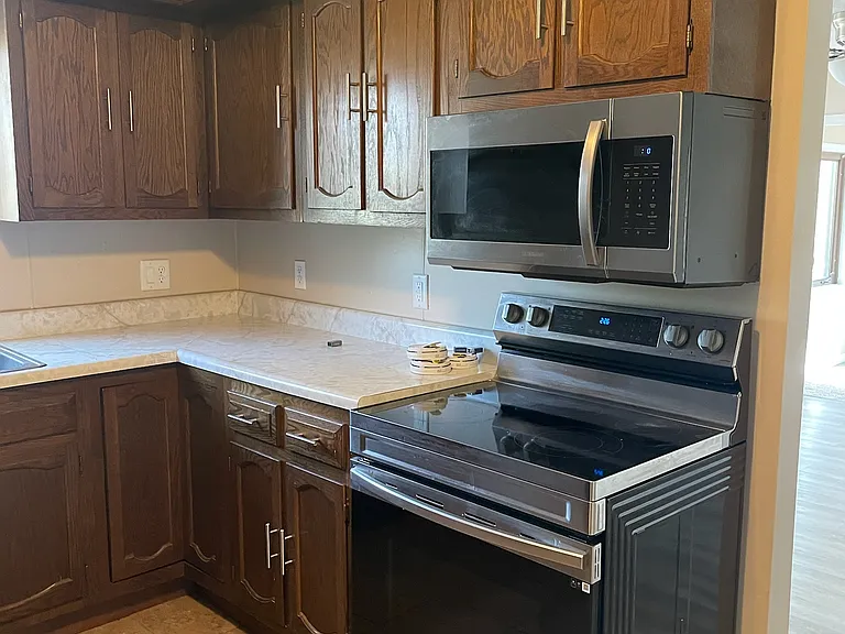 137 Roark Ave — Photo 12