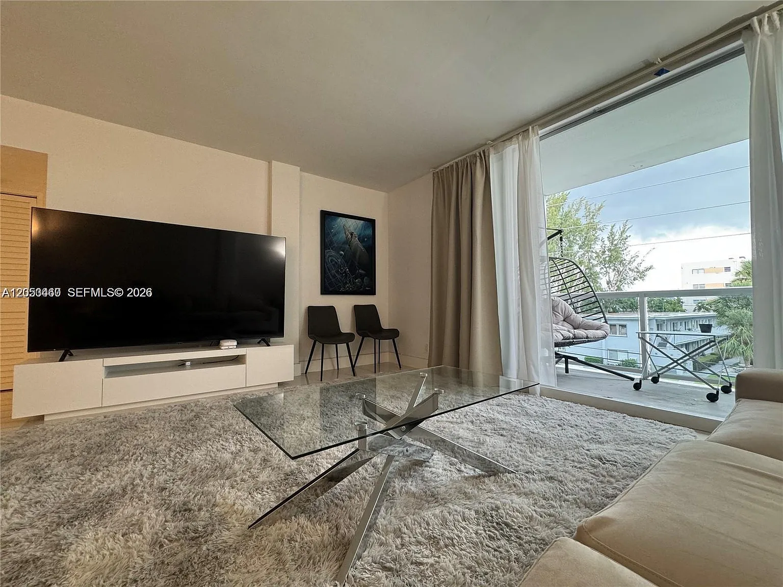 London Towers Condo — Photo 4