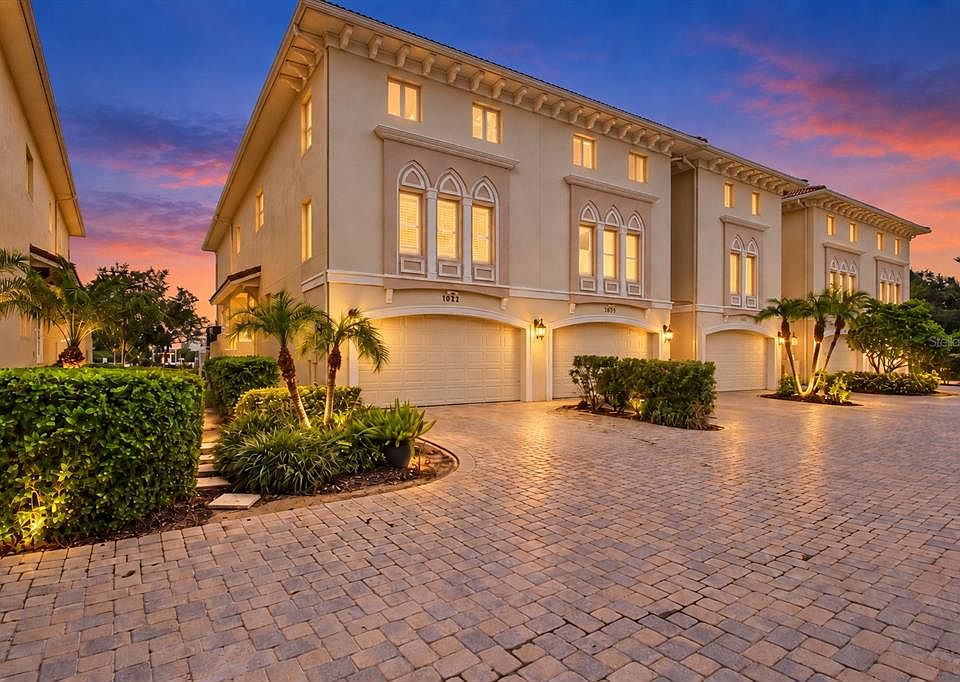 1st image of 1022 PASEO DEL RIO NE #1022