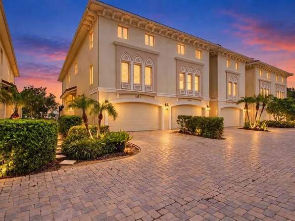 1022 PASEO DEL RIO NE #1022, ST PETERSBURG, FL 33702