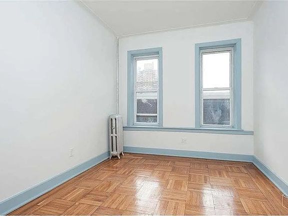 4th image of 992 Carroll St #1R