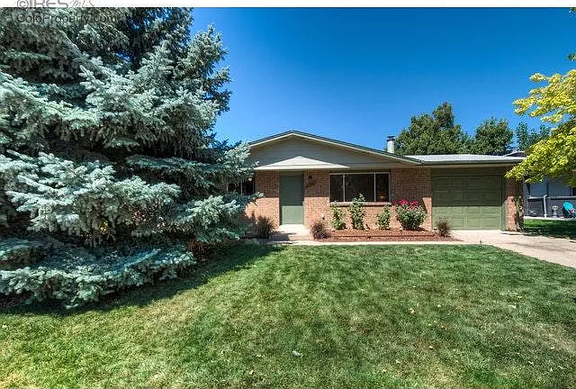 1525 Meeker Dr — Photo 1