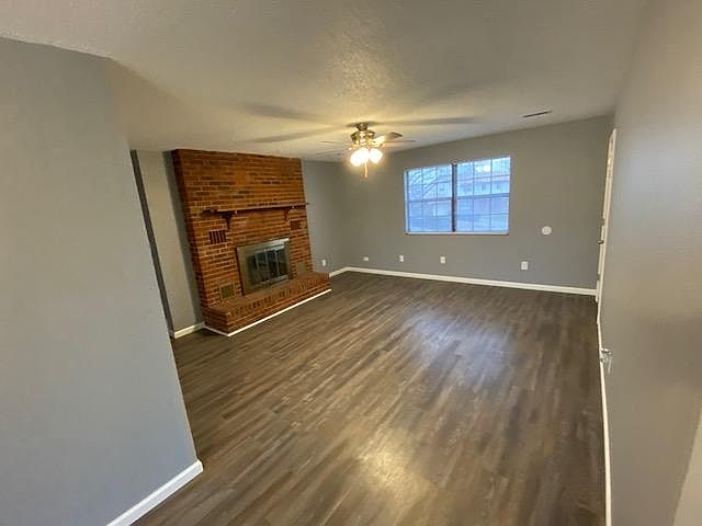 1st image of 211 N Pindwood Ln