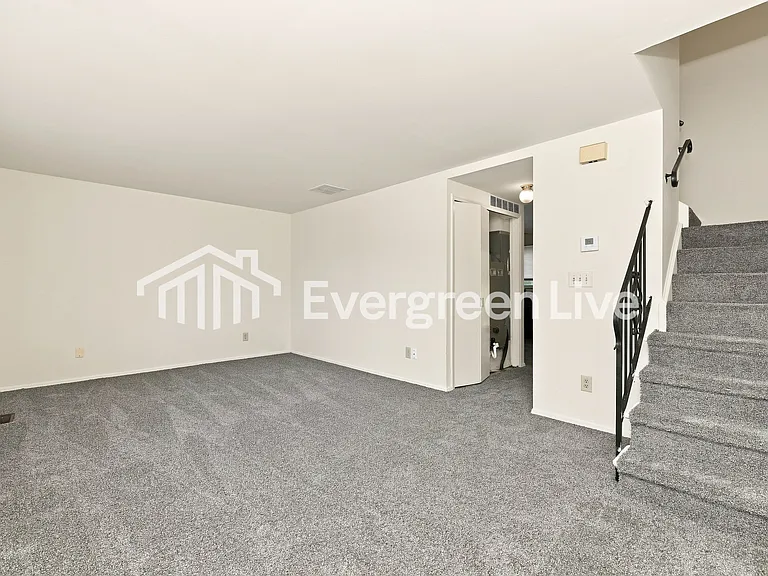 7691 Mount Hood Dr — Photo 4