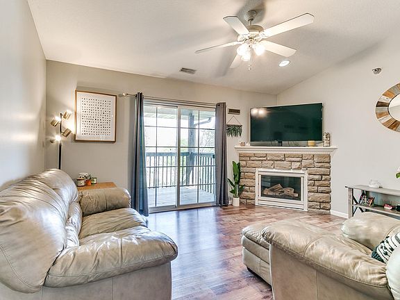2nd image of 5908 Sutton Pl APT 11