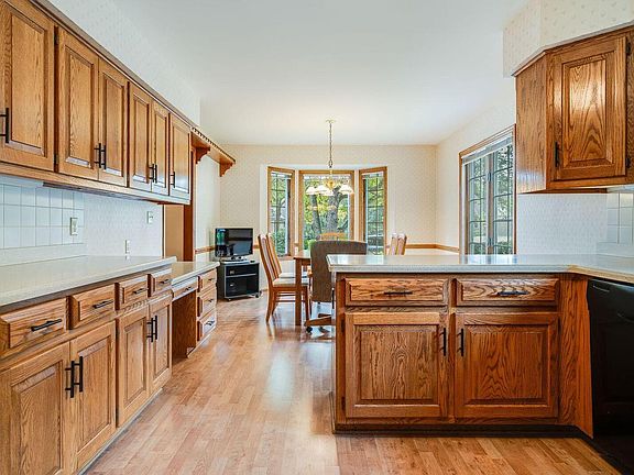 3rd image of 645 Willowick COURT #A