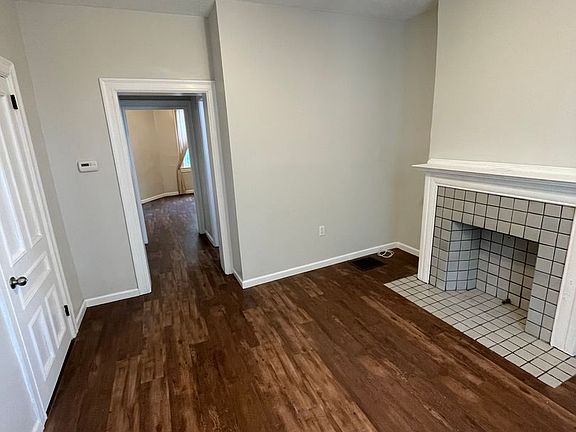 4th image of 147 Meade Ave #1