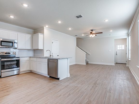 2nd image of 10338 Lynwood Br Unit 102
