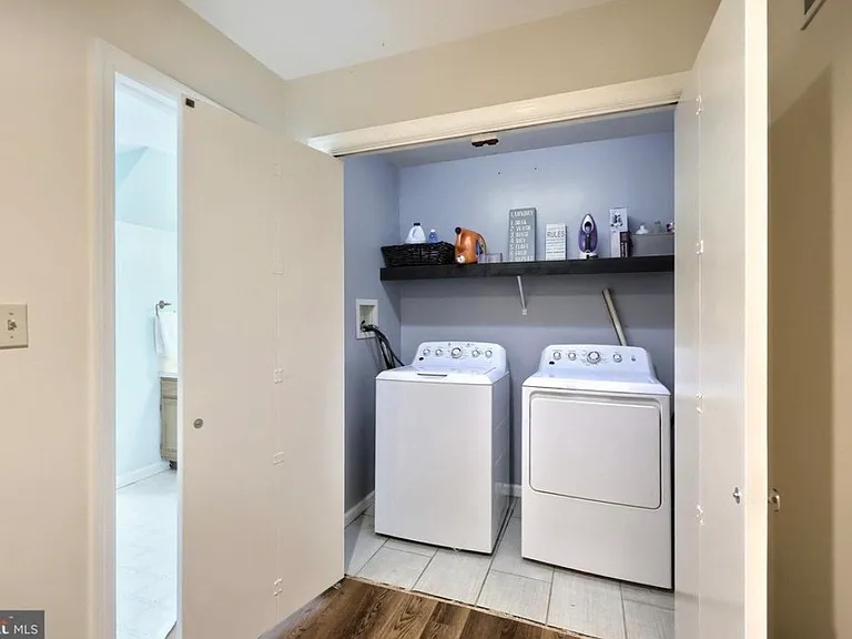 416 Huntington Dr — Photo 15