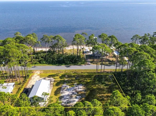3015 Highway 98 E, Carrabelle, FL 32322
