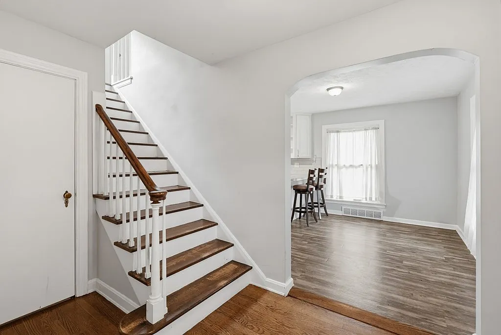 3 bed, 1786 sqft, $2,300 — Photo 4