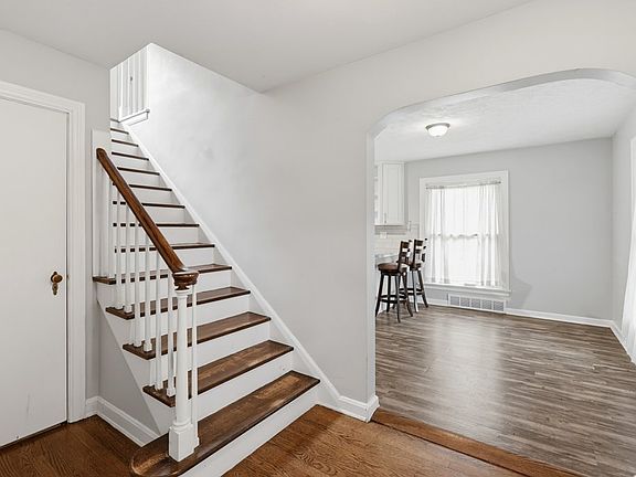 4th image of 1682 25th St