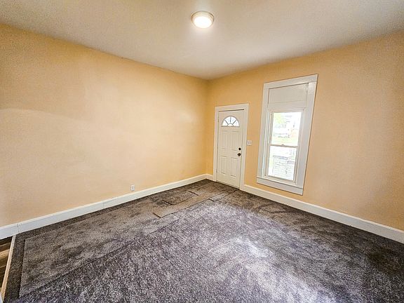 5th image of 36 N Linwood Ave