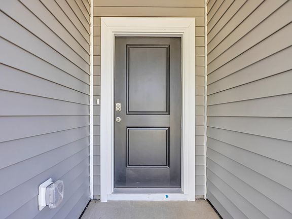 2nd image of 764 Sun Colony Blvd.