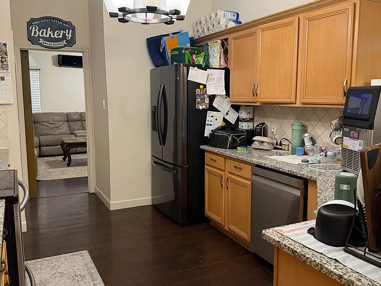 1137 Robin Cir — Photo 4