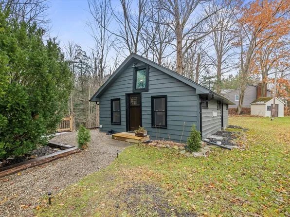 3111 Morehouse Rd, Erie, PA 16509