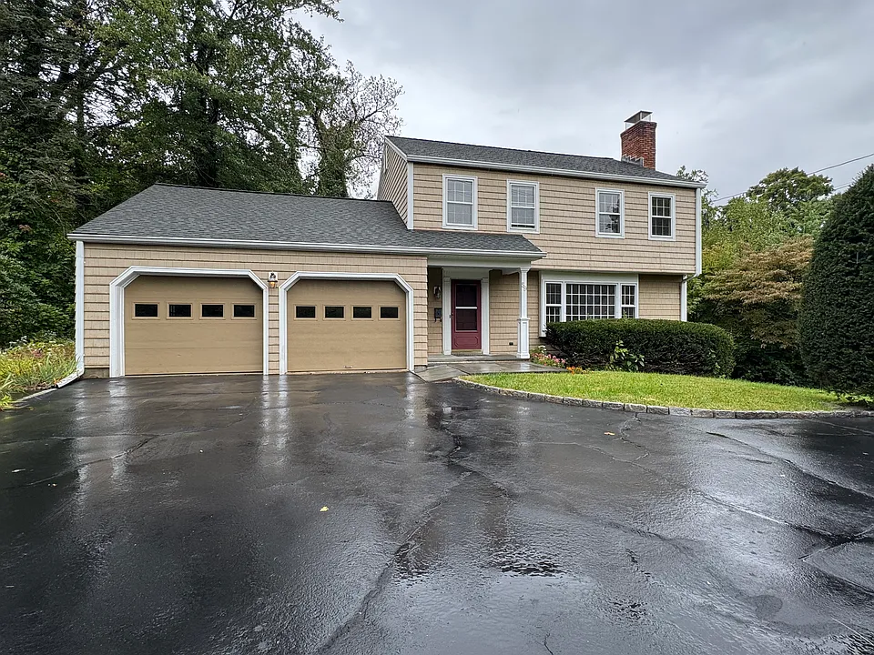 59 Newtown Ave