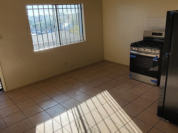 3rd image of 512 S Eastmont Ave #6