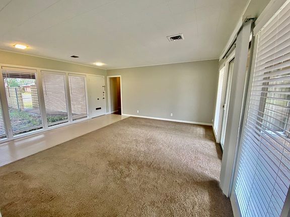 3rd image of 3220 Eugenia Ln