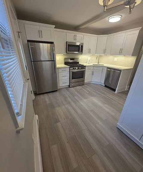 142-144 N Broadway #1 — Photo 3