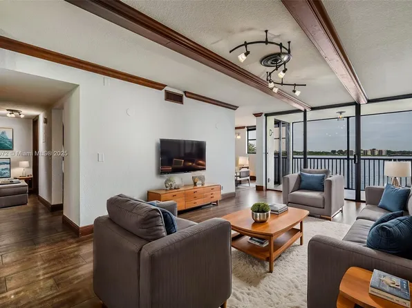 106 Lake Emerald Dr APT 210, Fort Lauderdale, FL 33309