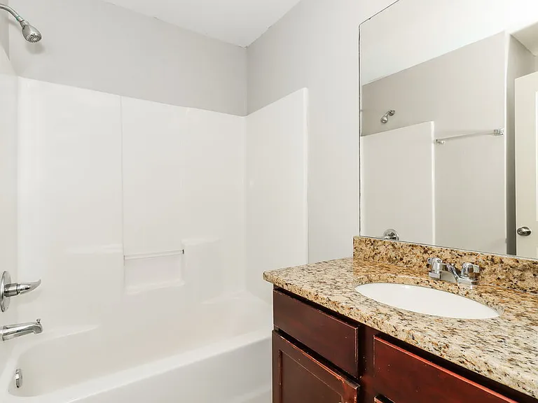 46 Hamilton Blvd NW — Photo 15