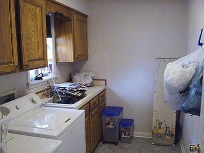 5th image of 1227 Katy Ln