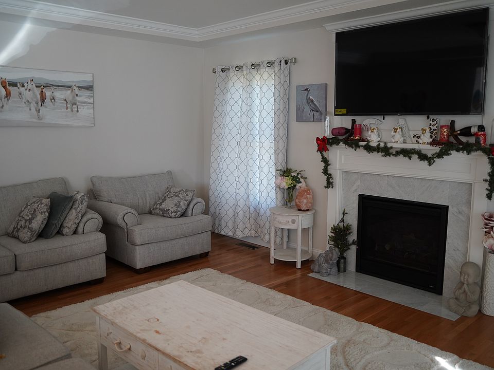 1st image of 79 Sparrow Way