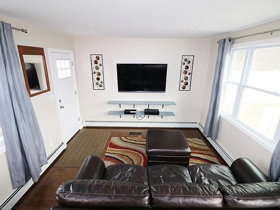 2nd image of 96 Carey Cir