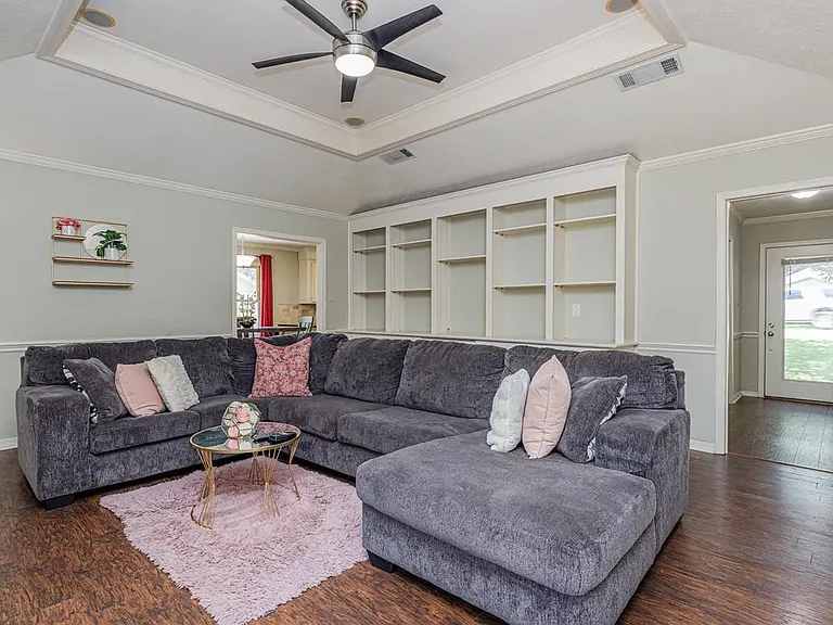 111 Squirrel Hill Dr — Photo 7