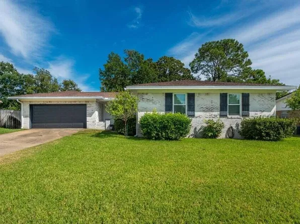 149 Brewer Cir, Mary Esther, FL 32569