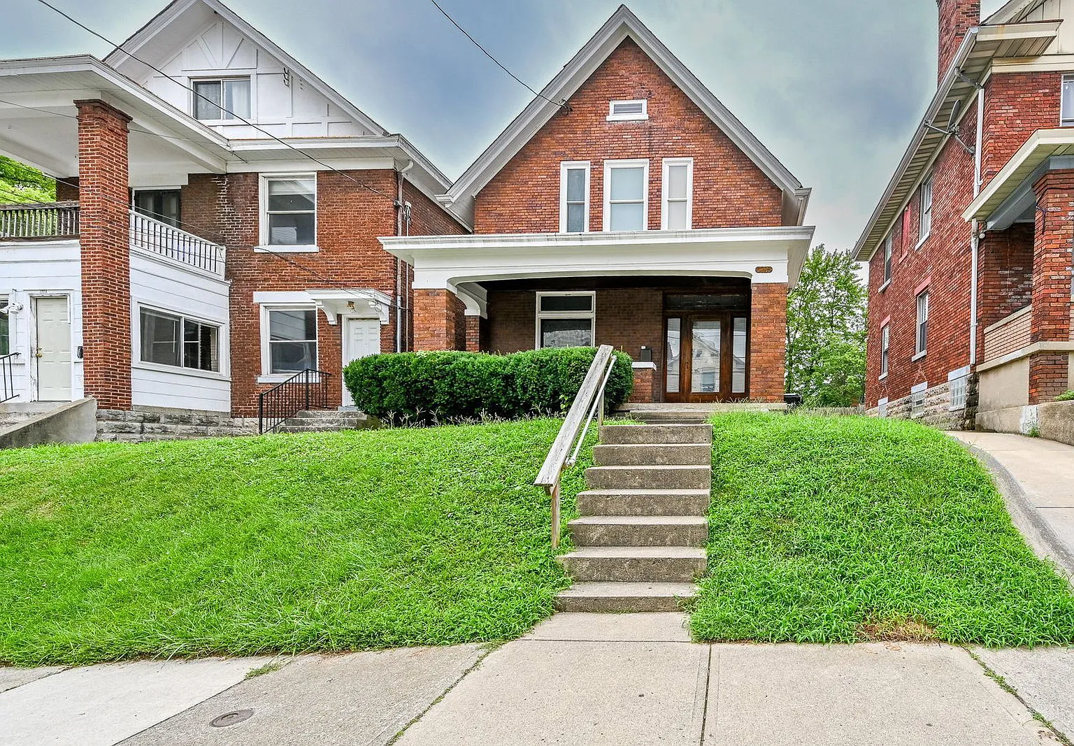 3 bed, 1.0 bath, 1346 sqft, $2,750 — Photo 1