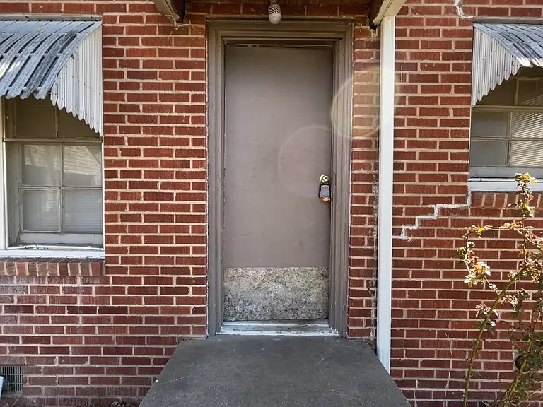 701 NW #E — Photo 15