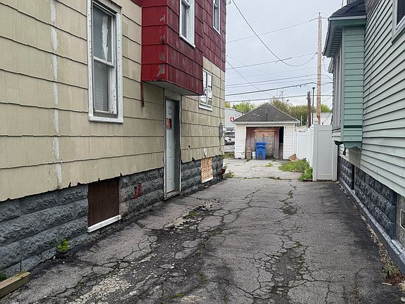 2nd image of 955 Avenue D