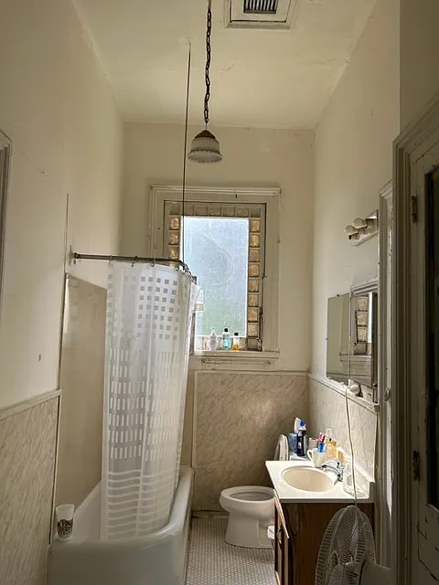 3 bed, 1100 sqft, $1,965 — Photo 3